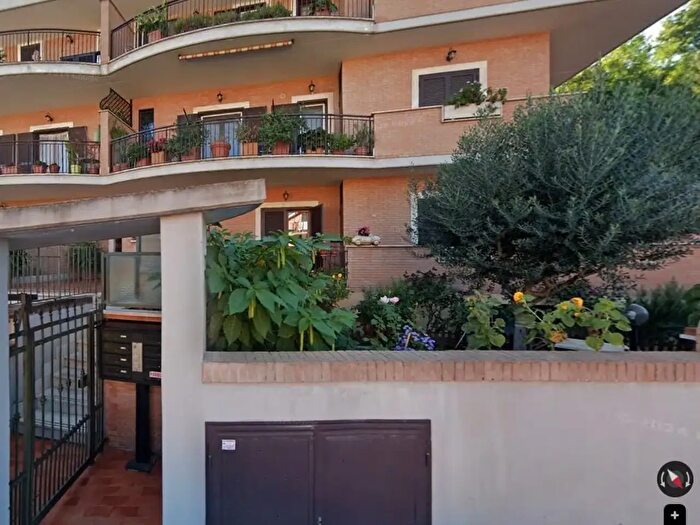 Appartamento quadrilocale in vendita in Roma