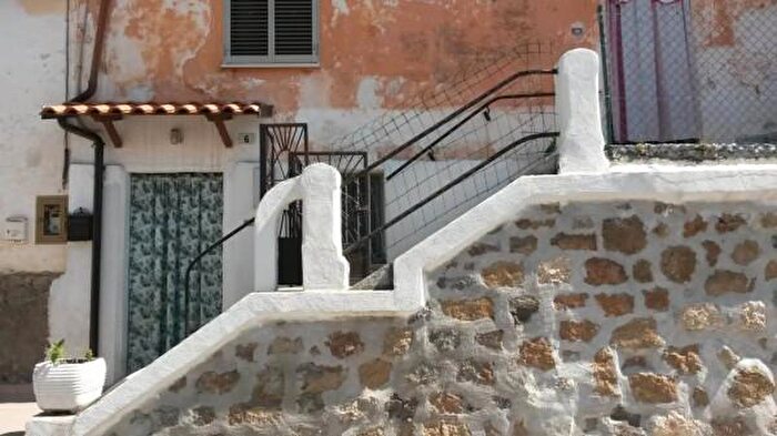 Casa in vendita in Via Vomano, Pescina