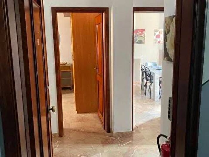 Appartamento trilocale in affitto in Via Antonio Ricciardi, Centro, Loano