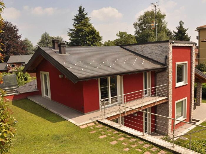 Casa con 6 locali in affitto in Via Conca dOro, Bosto, Varese