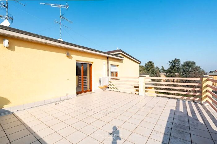 Appartamento con 5 locali in vendita in Via Libertà, Vignola