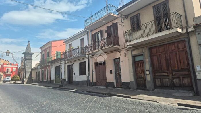 Casa trilocale in vendita in Corso Vittorio Emanuele II, Piedimonte Etneo