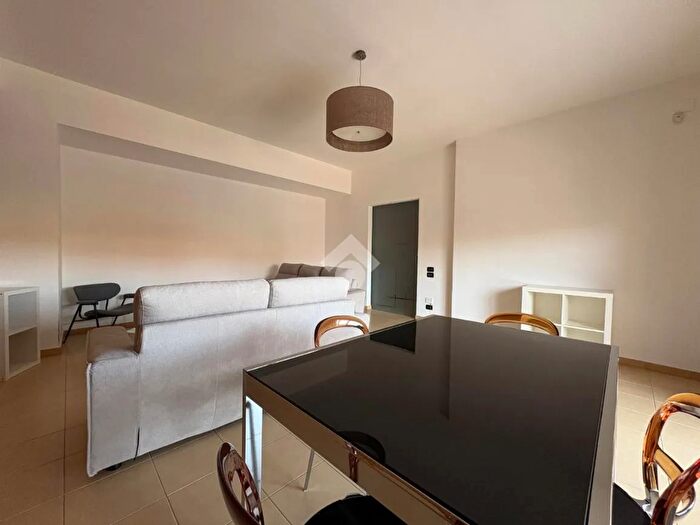 Appartamento quadrilocale in vendita in Viale Magna Grecia, Cosenza