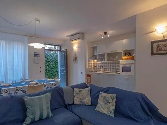 Appartamento trilocale in affitto in Ia Roma, Viareggio