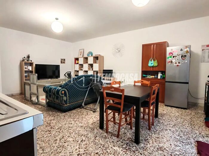 Casa bilocale in vendita in Via Nettuno, Gioia Del Colle
