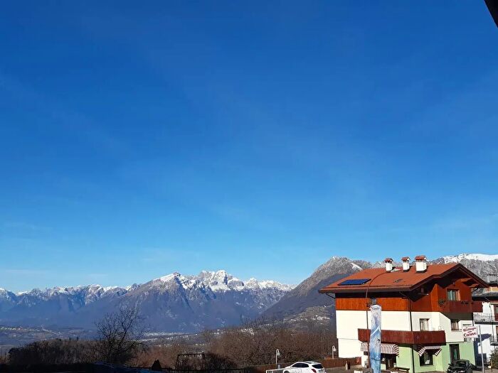 Appartamento con 5 locali in vendita in Via Tambruz, Tambre