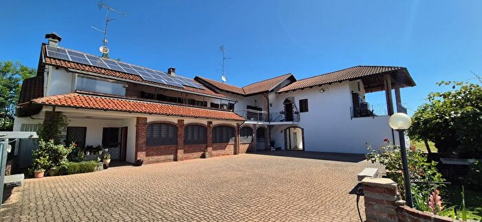 Casa con 14 locali in vendita in Via Scappino, Crescentino