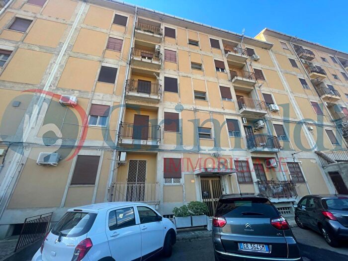 Appartamento trilocale in vendita in St B, Messina