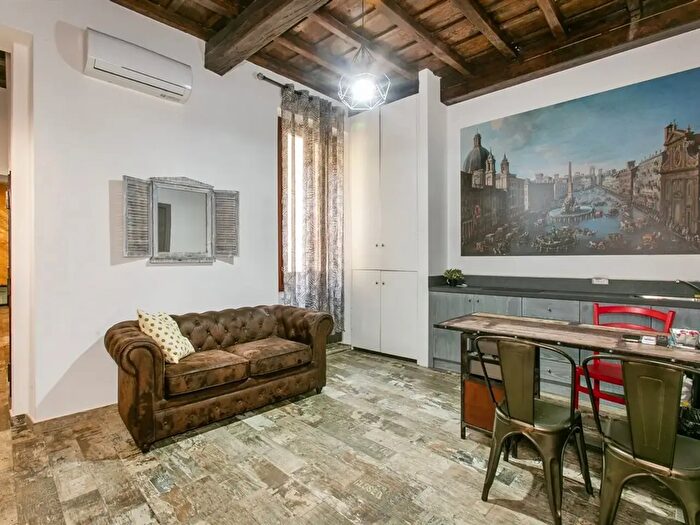 Appartamento trilocale in vendita in Piazza di Pasquino, Roma