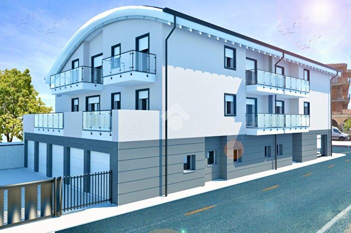 Appartamento trilocale in vendita in Via Nino Bixio, Novellara