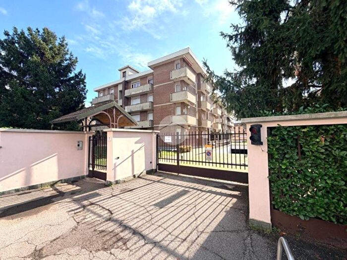 Appartamento quadrilocale in affitto in Via Giacomo Leopardi, Centro, Cernusco sul Naviglio