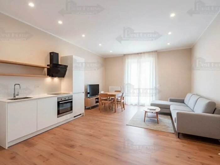 Appartamento trilocale in vendita in Via Wildt, Milano