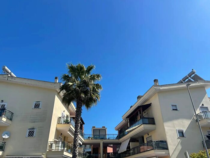 Appartamento trilocale in vendita in Via Atrani, Fiumicino