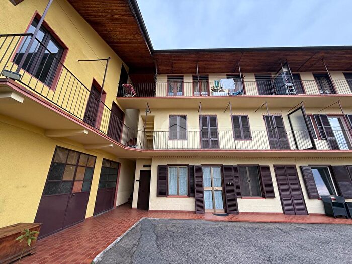 Casa con 8 locali in vendita in Via Roma, Rubiana