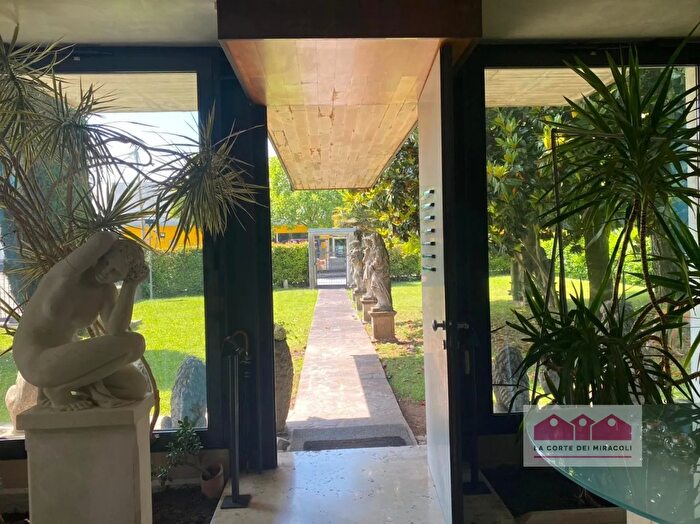 Casa con 5 locali in vendita in Via Bruschi Montecchio Maggiore, Montecchio Maggiore