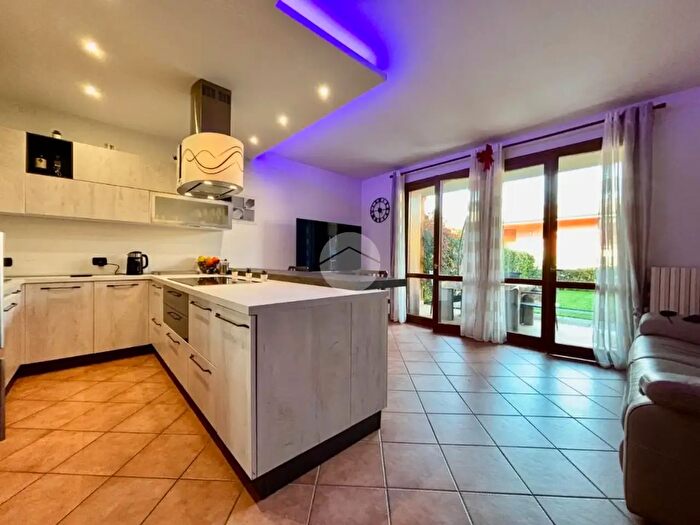 Appartamento trilocale in vendita in Via T Albinoni, Desenzano Del Garda