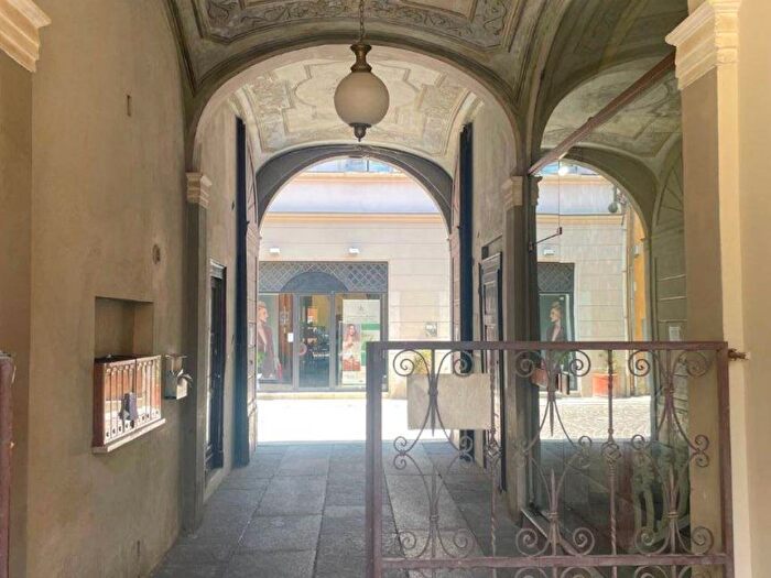 Appartamento con 5 locali in affitto in Via San Giovanni, Centro Storico, Piacenza