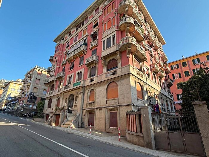Appartamento quadrilocale in affitto in Via dei Reggio, Multedo, Genova