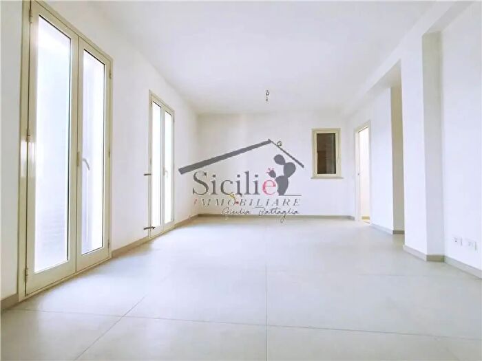 Appartamento con 5 locali in vendita in Ragusa