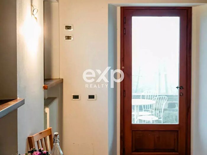 Casa con 8 locali in vendita in Pennabilli