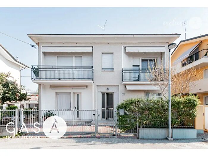 Appartamento con 5 locali in vendita in Via Baracca, BellariaIgea Marina