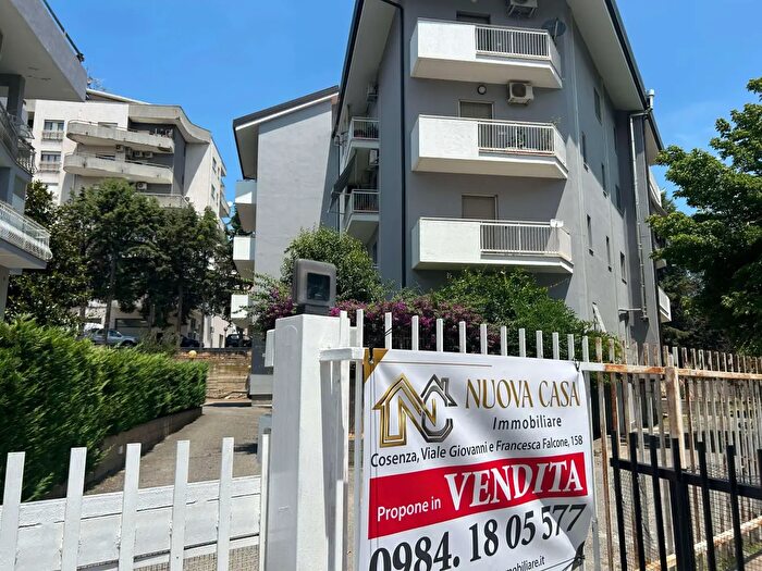 Appartamento trilocale in vendita in Via Sironi, Rende