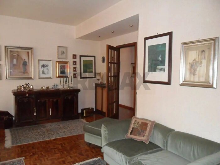 Appartamento con 7 locali in vendita in Via Filippo Paladini, Caltanissetta