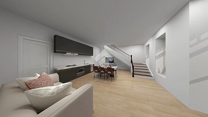 Casa quadrilocale in vendita in Via Roma, Vaie