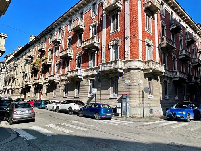 Appartamento quadrilocale in vendita in Via Amedeo Peyron, Torino