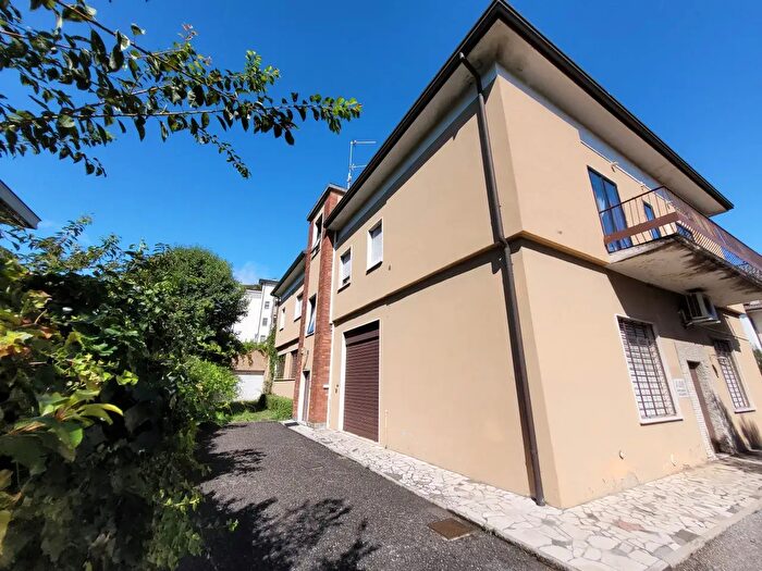 Appartamento con 5 locali in vendita in Via Gugielmo Oberdan f, Brescia