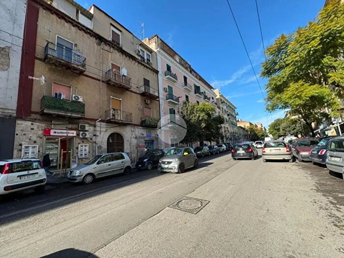 Appartamento bilocale in vendita in Corso Secondigliano, Napoli