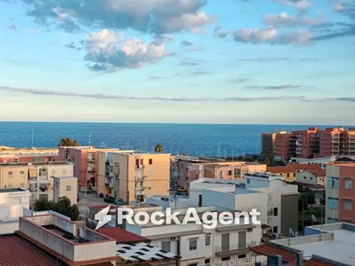 Appartamento con 5 locali in vendita in Via Grottasanta, Siracusa