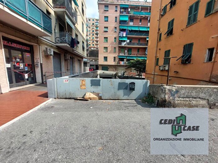 Casa in vendita in Via Enrico Toti, Staglieno, Genova