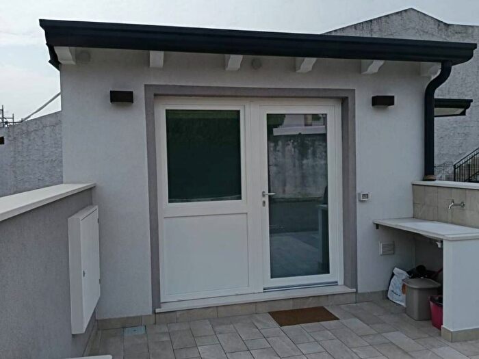 Appartamento bilocale in affitto in Via Francesco Petrarca, Centro, Monfalcone