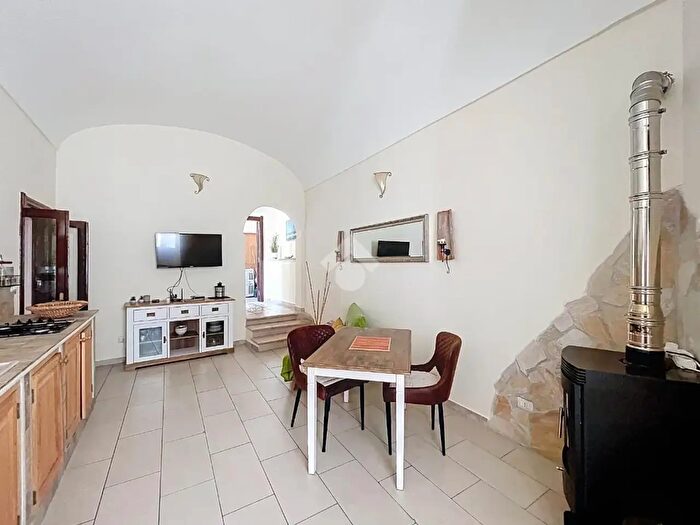 Appartamento trilocale in vendita in Via Vittorio Emanuele, Sennori