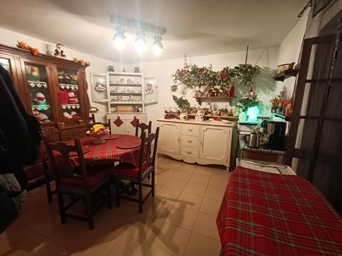 Casa con 8 locali in vendita in a dei Cipressi, Carrara