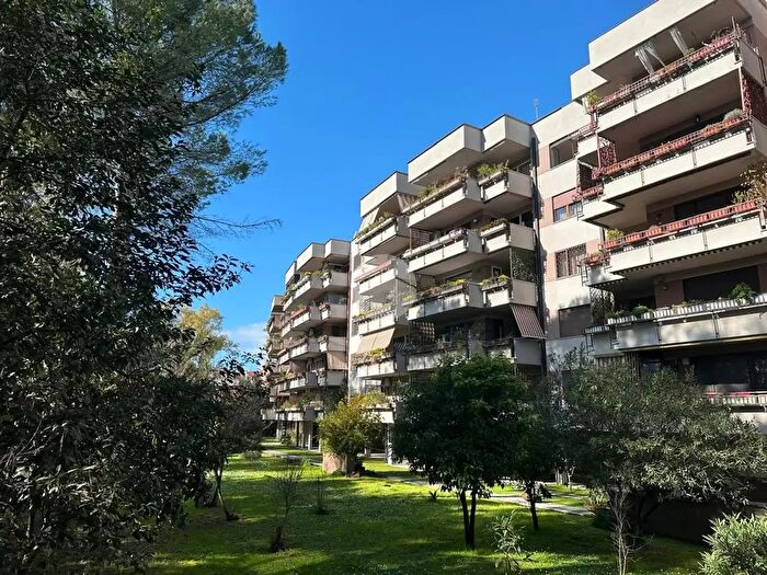 Appartamento con 5 locali in vendita in Via Bartolomeo Maranta, Roma