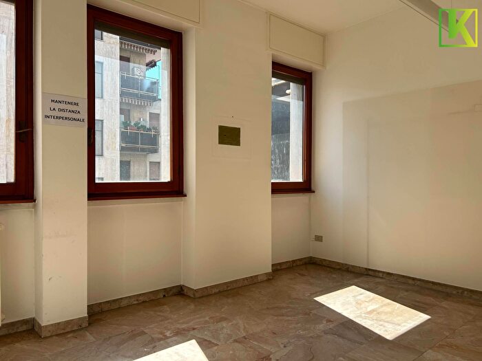 Appartamento trilocale in vendita in Via Piave, Varese