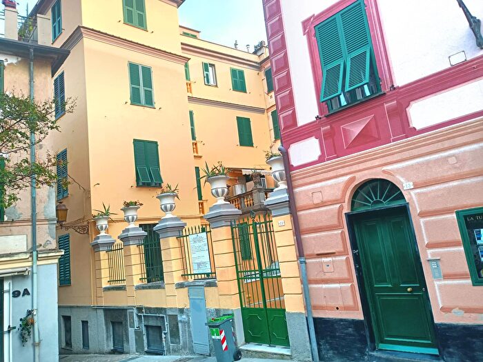 Appartamento trilocale in affitto in Via Domenico Bocca, Arenzano