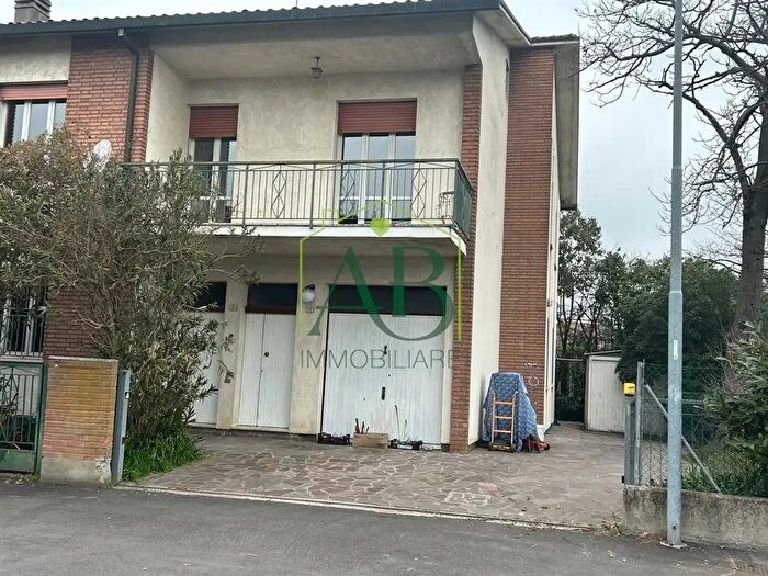 Appartamento con 6 locali in vendita in Russi