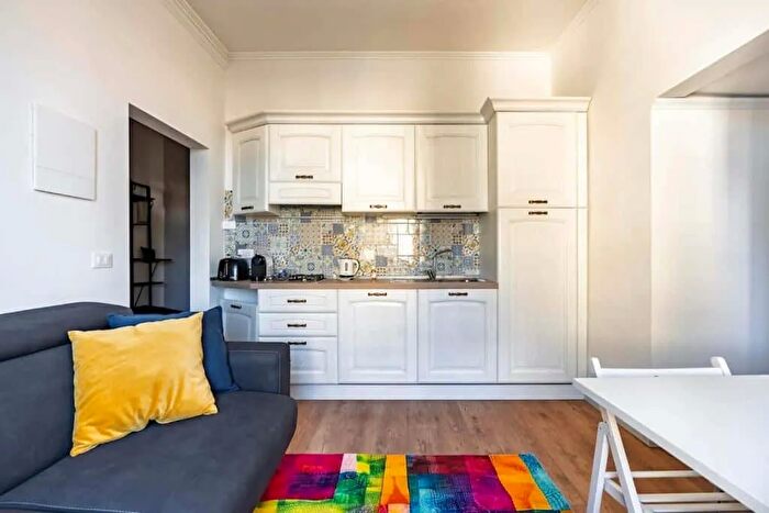 Appartamento monolocale in affitto in Via Sallustio Bandini, Firenze