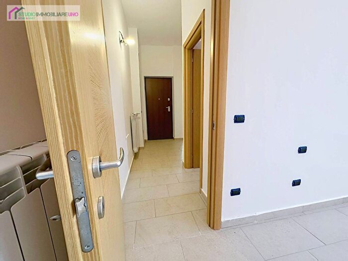 Appartamento trilocale in affitto in Via Emanuele Gianturco, Saviano