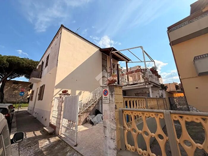 Appartamento trilocale in vendita in Via delle Mele, Aprilia