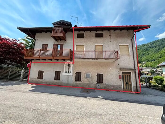 Casa con 6 locali in vendita in Via della Bruta, Levico Terme