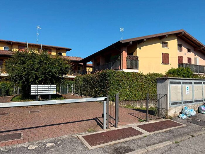 Appartamento trilocale in affitto in Via dei Longobardi, Centro, Carpenedolo