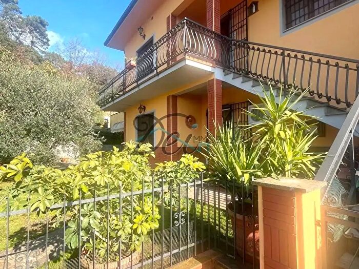 Casa con 9 locali in vendita in Via per San Martino, Capannori