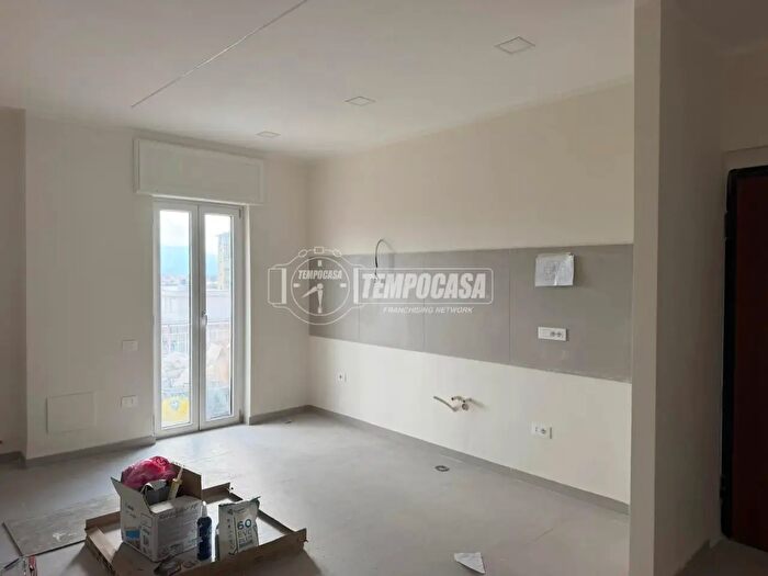 Appartamento trilocale in vendita in Via dei Fiori, Marigliano