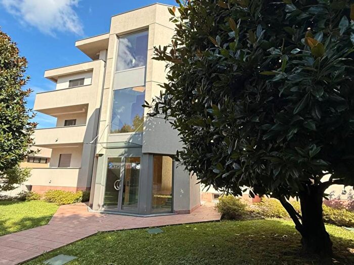 Appartamento trilocale in affitto in Via Massimo dAzeglio, Centro, Giussano