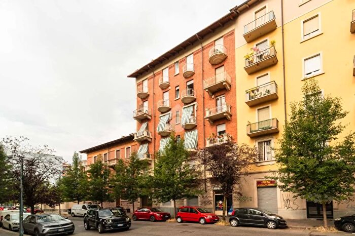 Appartamento trilocale in vendita in Via Pozzo Strada, Torino