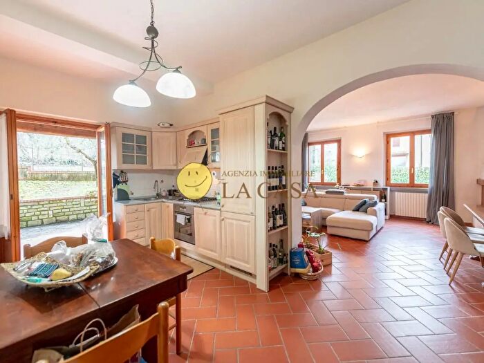 Casa con 12 locali in vendita in Figline e Incisa Valdarno